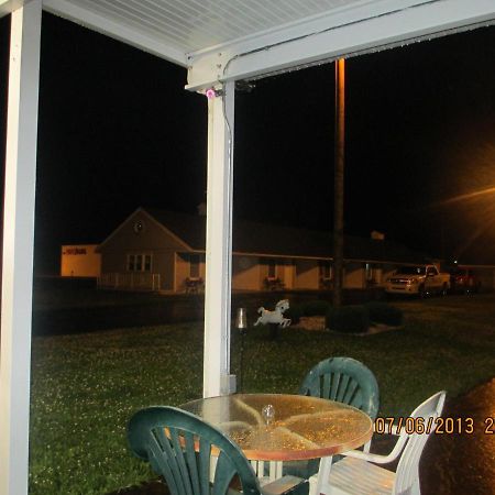 Great Lakes Motel Fremont Exterior photo