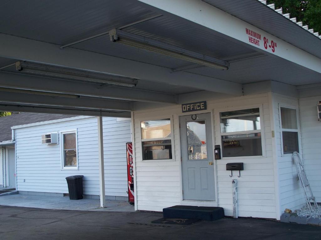 Great Lakes Motel Fremont Exterior photo