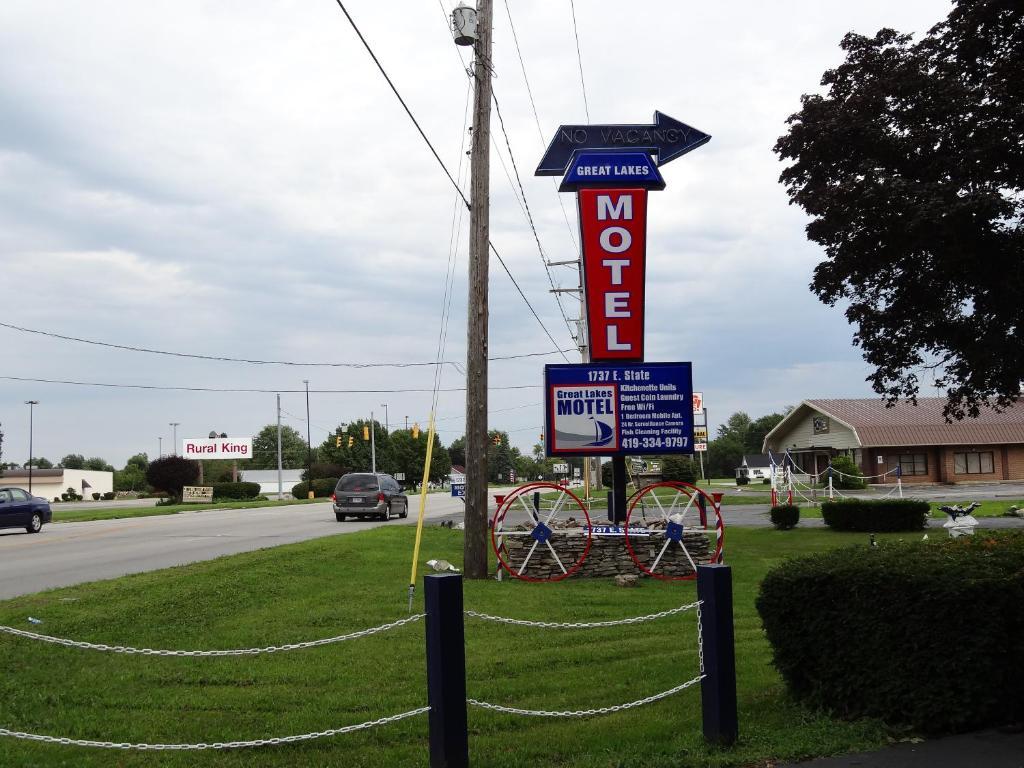 Great Lakes Motel Fremont Exterior photo