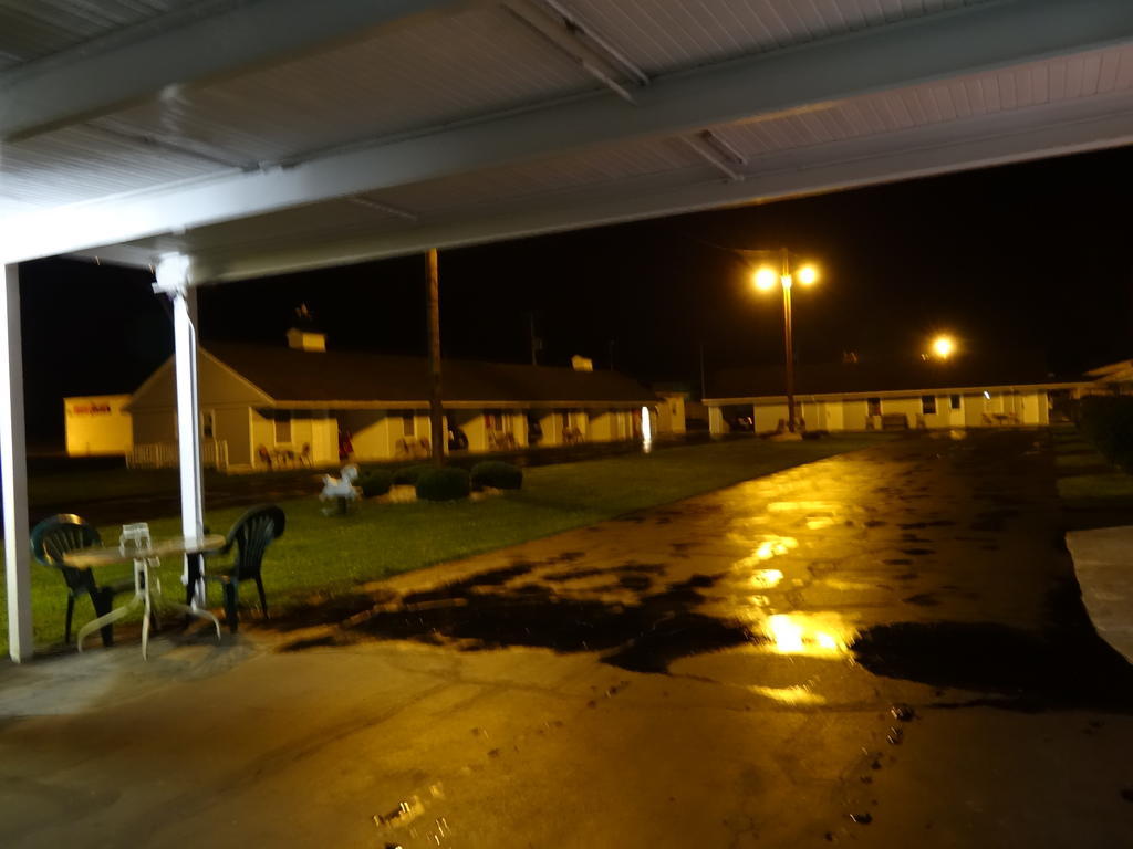 Great Lakes Motel Fremont Exterior photo