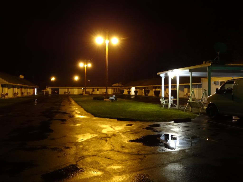 Great Lakes Motel Fremont Exterior photo