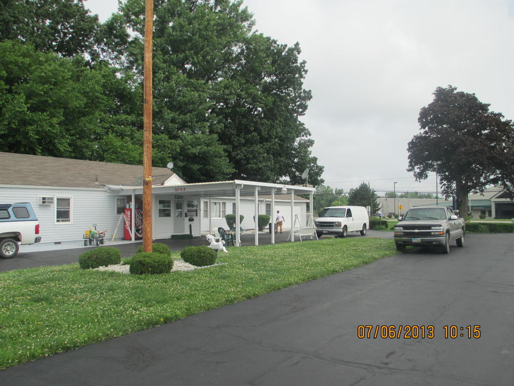 Great Lakes Motel Fremont Exterior photo