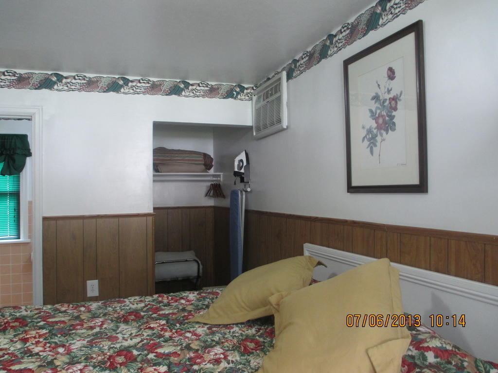 Great Lakes Motel Fremont Exterior photo