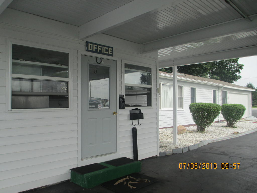 Great Lakes Motel Fremont Exterior photo